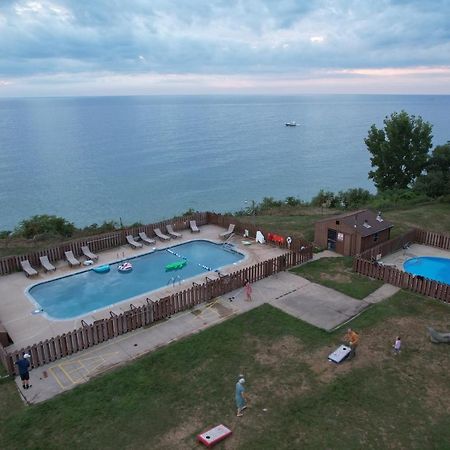 Lake Bluff Inn And Suites South Haven Exterior foto