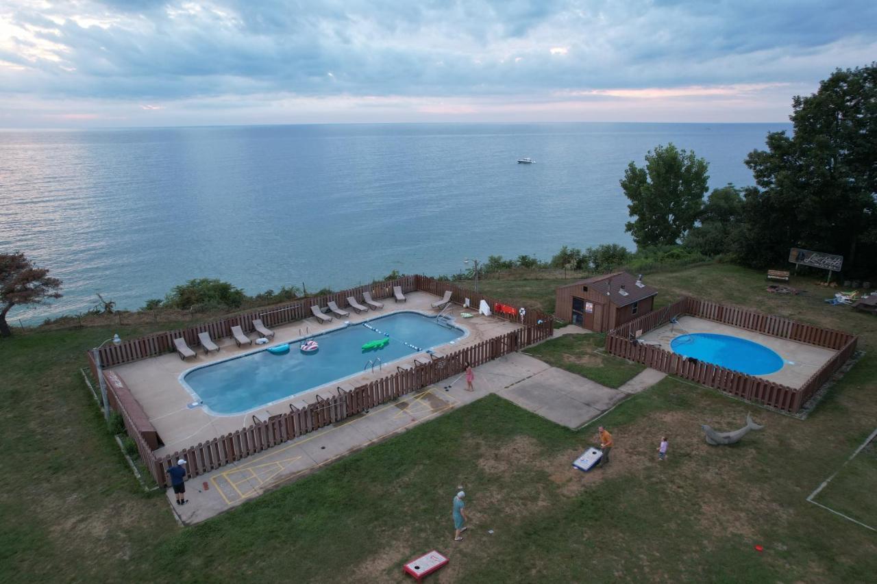 Lake Bluff Inn And Suites South Haven Exterior foto